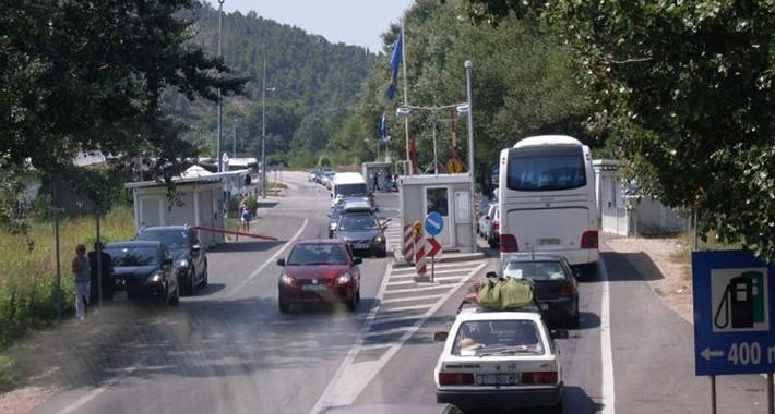 Na Doljanima velike gužve na izlazu iz BiH: Građani pohrlili na Jadran