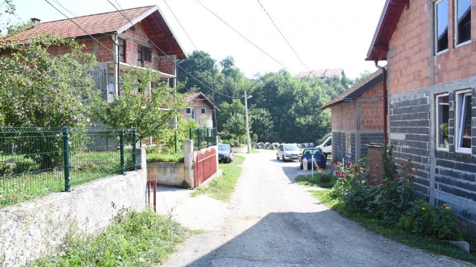 Poznati identiteti žrtve i osumnjičenih za ubistvo u sarajevskom naselju Ahatovići: Dvoje maloljetne djece ostalo bez oca