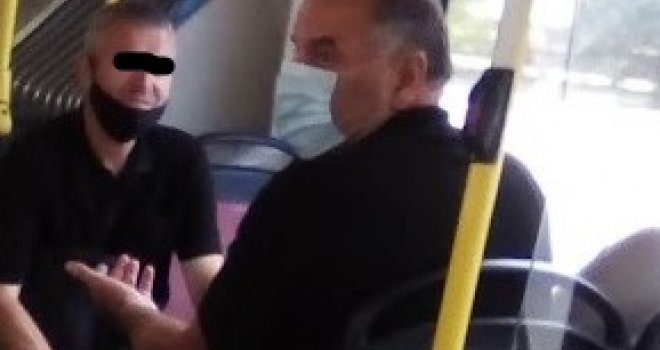 Važe li pravila za sve? Revizor se u ‘komercijali’ vozio bez maske, uslikali ga ogorčeni građani