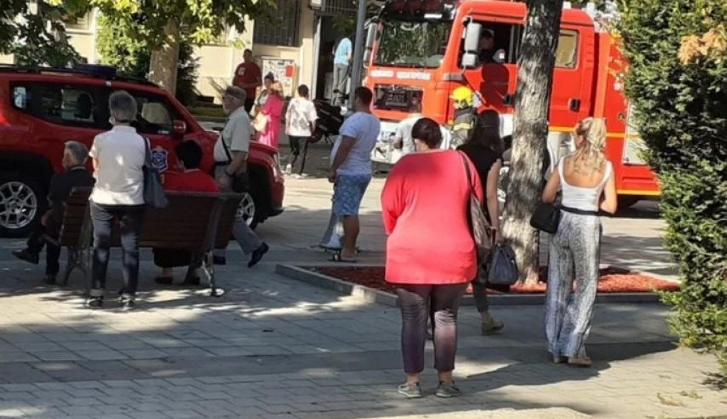 Žena i dijete bačeni sa terase na ulicu: Ljekarske ekipe zatekle jeziv prizor