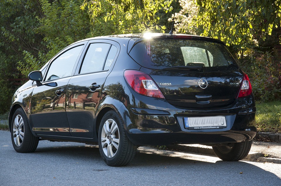 Dovezla Opel Corsu na popravku, majstor ga prodao