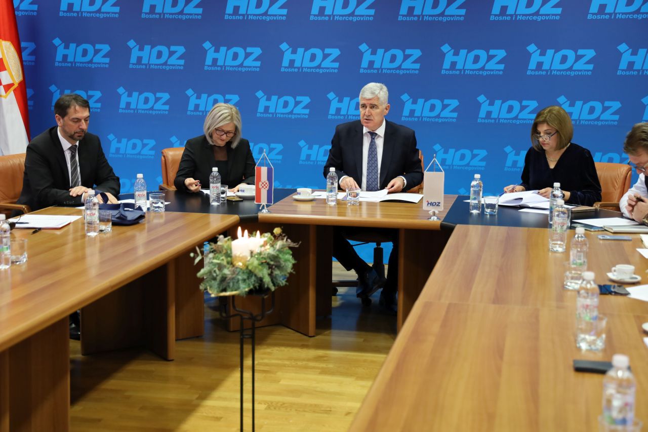 HDZ brani Čavaru: On je štitio Daytonski mirovni sporazum