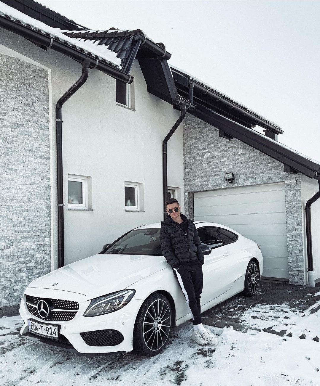 Mladi jutjuber iz BiH objasnio kako je kupio Mercedes od 100.000 KM