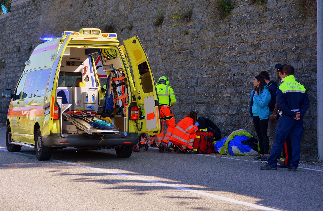 Otac skrivio saobraćajnu nesreću, ostavio teško povrijeđenog sina u vozilu i pobjegao