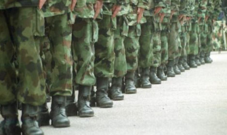 Svaki državljanin Republike Srbije bez obzira gdje trenutno živi mora služiti vojni rok